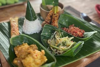 Create Traditional Balinese Dishes and Sightseeing in Ubud