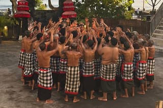 Tanah Lot sunset & kecak and Taman Ayun Historical Temple Tour