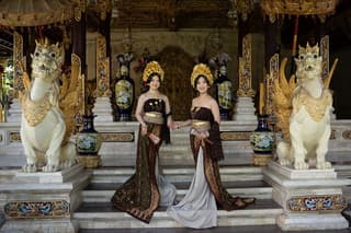 Bali Royal Photoshot with Traditional Balinese dress