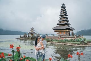 Bali Temple Tour: Tanah Lot & Ulun Danu (Private & All-Inclusive)
