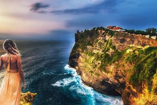 Uluwatu at Dusk: Kecak Fire Dance & Jimbaran Dinner
