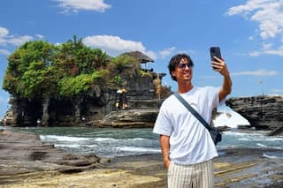 Tanah Lot and Taman Ayun Temple Tour with Transfer at Bali