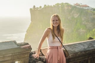 Private Uluwatu Temple and Cliffside Photoshoot in Bali