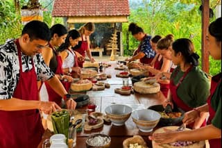 Cooking Class and Garden Tour in Sideman
