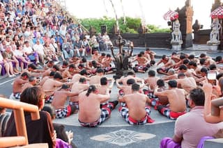 Private Tour Uluwatu Temple and Kecak Dance with Return Transfer