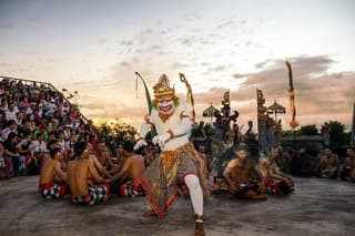 Best Price‼️Uluwatu Kecak Dance & Taman Ayun Temple : 1-Day Tour