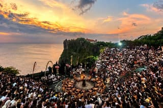 Bali Uluwatu Temple Walking Tour with Sunset Kecak Fire Dance