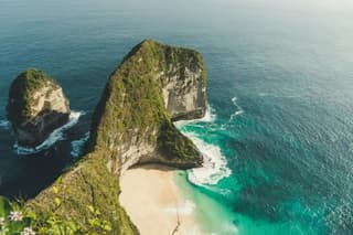 Private Nusa Penida Paradise Cliffs and Dreamy Blue Waters
