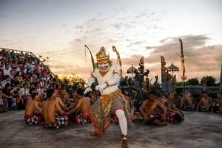 Uluwatu Temple: Kecak and Fire Dance Show Ticket