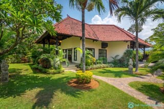 Beachfront Villa at Lovina 10P, Pool, BBQ