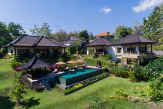 VILLA CAHAYA Perfectly formed by the natural surrounding and Balinese hospitality