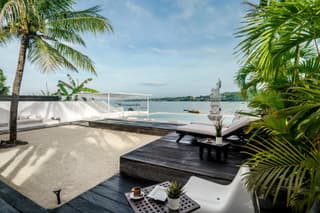 Villa Lagoon - Elegant & Absolute BeachFront in Nusa Ceningan
