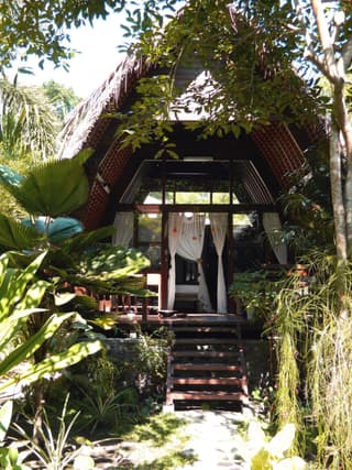 Cili Emas Oceanside Resort