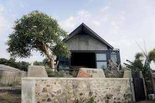 EJ House