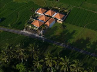 Kaki Uma Villa