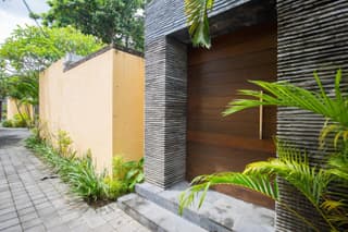 Villa Seriska Satu Sanur,a Luxury 4-Bedroom Villa, 5 mins walk to ICON Mall, Beach & 24hrs Security