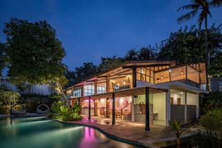 Deep Roots Dive & Yoga Resort