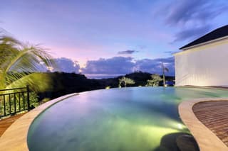 Kelingking Parama Resort